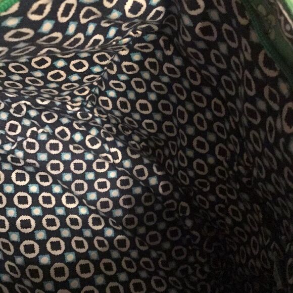 Vera Bradley Green Handbag w Side Pockets - Picture 7 of 8